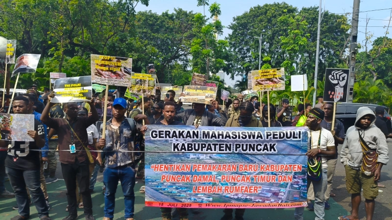 Gerakan Mahasiswa Peduli Kabupaten Puncak menolak rencana pemekaran DOB di Kabupaten Puncak, dan menuntut penarikan seluruh pasukan militer, baik organik, maupun nonorganik, dari Kabupaten Puncak dan Tanah Papua. - IST
