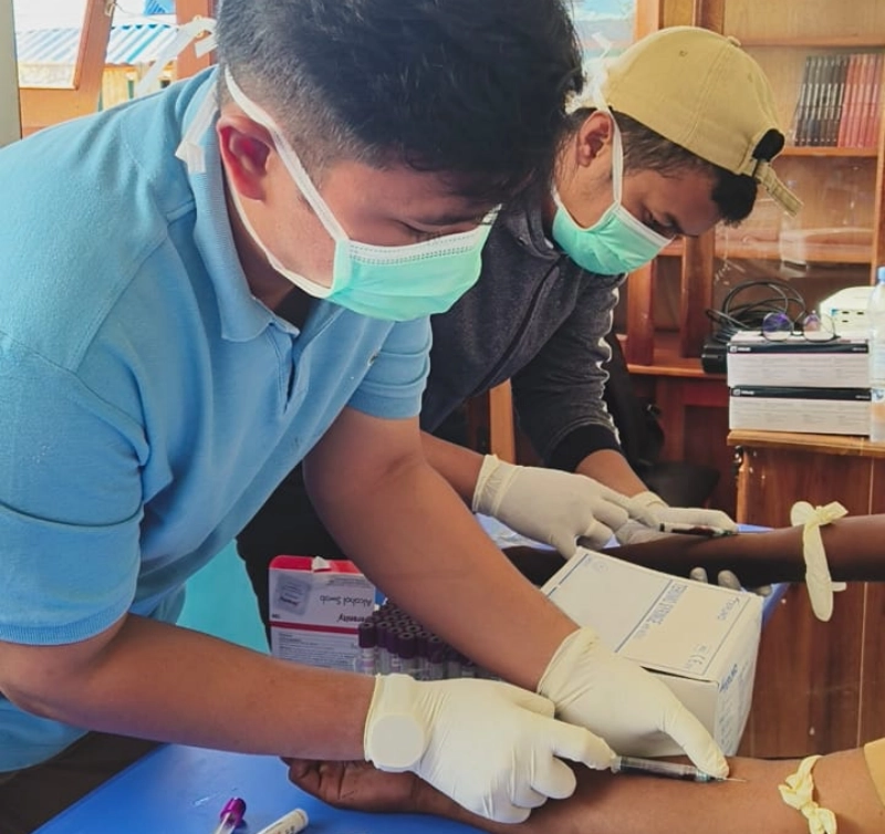 KPA Paniai, Provinsi Papua Tengah melakukan sosialisasi tentang HIV/AIDS dan pemeriksaan gratis di SMK Negeri Madi. - IST