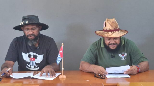Pemimpin Eksekutif ULMWP Periode 2023–2028, Menase Tabuni President Executive, Octovianus Mote Wakil President Executive, dan Markus Haluk Secretaris Executive mengeluarkan seruan persiapan menghadapi risiko terburuk di Papua. - IST