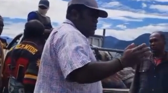 Pastor Dekan Dekenat Moni-Puncak, Keuskupan Timika, Pastor Yanuarius Yance Wadogouby Yogi, Pr. meminta aparat keamanan dan petugas bandara menurunkan harga tiket untuk rute Intan Jaya–Nabire dan Intan Jaya–Timika.