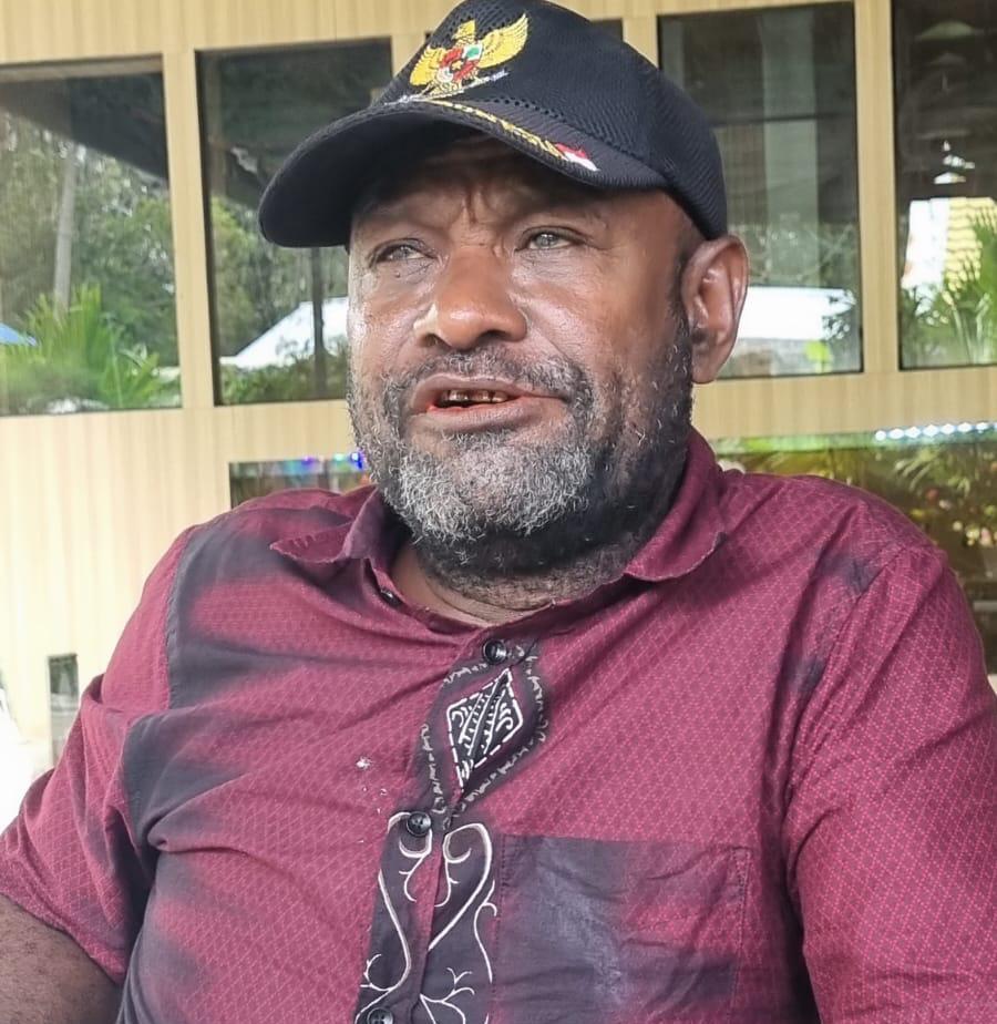Tokoh adat Sentani, Jhon Maurits Suebu