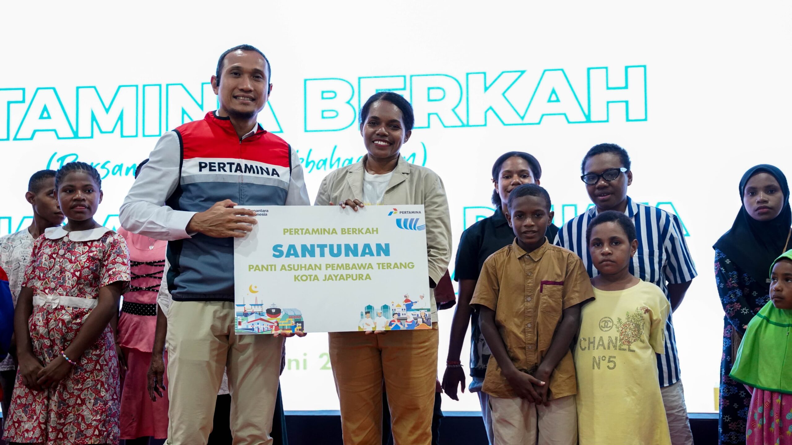 PT Pertamina (Persero) melalui Pertamina Patra Niaga Regional Papua Maluku berbagi berkah bagi 5 Panti Asuhan di Kota Jayapura. - ist.